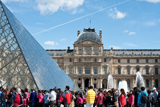 Queue at the Louvre Queue at the Louvre